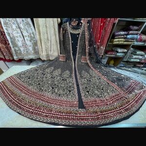 Exquisite Black and Gold Maxi Dress with Red Accents